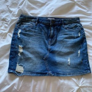 Denim mini skirt !